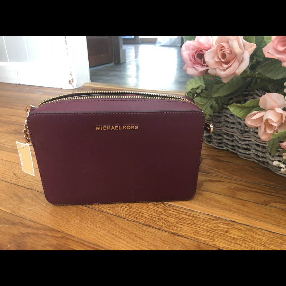 Michael Kors Jet Set Item